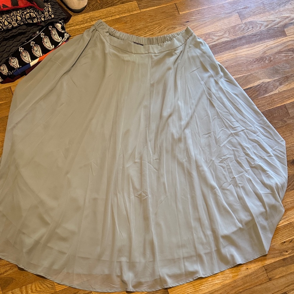 Elegant Gray Women's Skirt